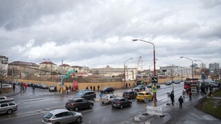 Po víkende sa to začne. Obmedzia premávku na Nivách i zjazd z D1