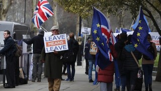 Mayovej dohoda o brexite stroskotá, tvrdí britský exminister Davis