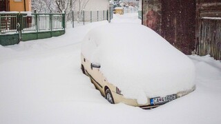 Pozor na záveje. Podľa SHMÚ môže napadnúť až pol metra snehu