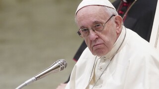 Pápež krstil desiatky novorodencov. Rodičom dal drobnú radu