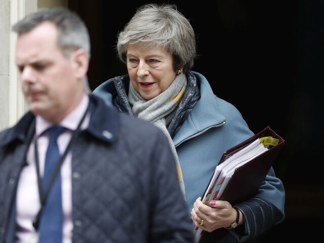 Mayová varuje pred katastrofou. Podporte brexit, vyzýva poslancov
