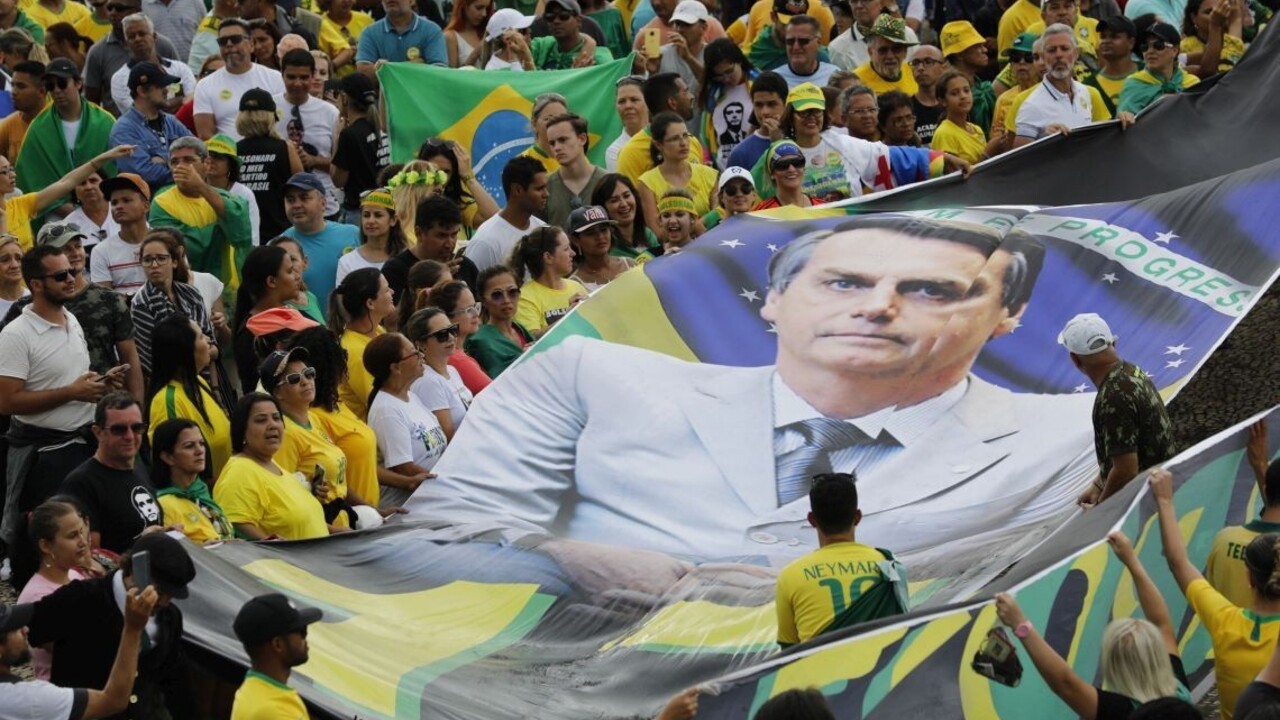 Prezident uľahčil prístup k zbraniam. Je to vôľa ľudu, tvrdí