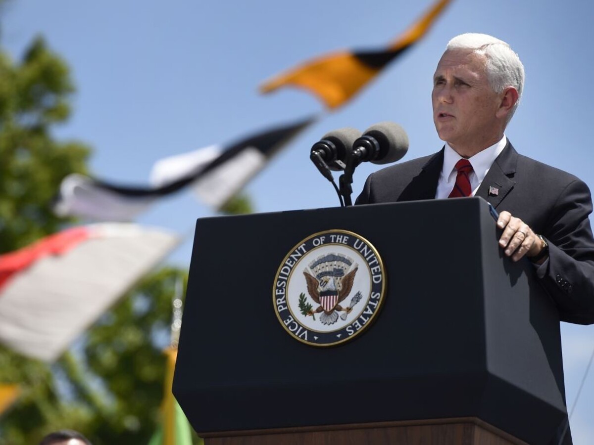 Kalifát islamistov sa rozpadol. Militanti sú porazení, vyhlásil Pence