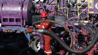 OPEC výrazne obmedzil ťažbu ropy, chce zatlačiť na rast jej ceny