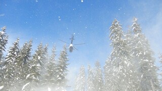 Proti kalamite na severe nasadili vrtuľník. Takto to vyzeralo