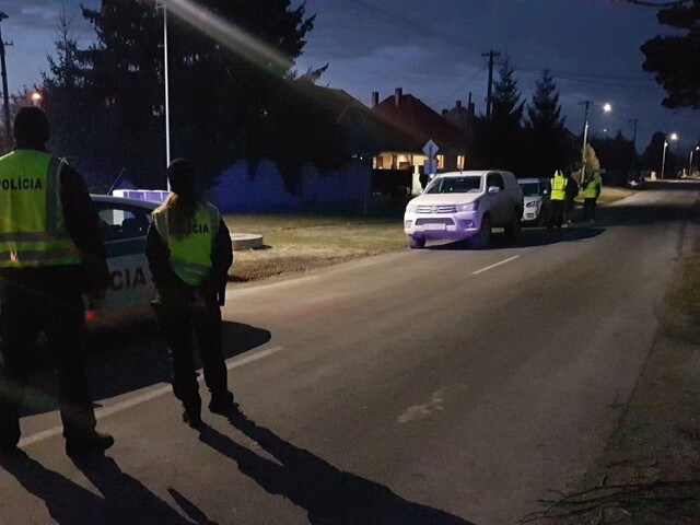 Na R7 mala uniknúť nebezpečná látka, kontamináciu nepotvrdili