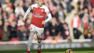 Tréner futbalistov Arsenalu poprel Özilov odchod
