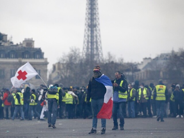 Žlté vesty opäť protestovali, povolali desaťtisíce policajtov