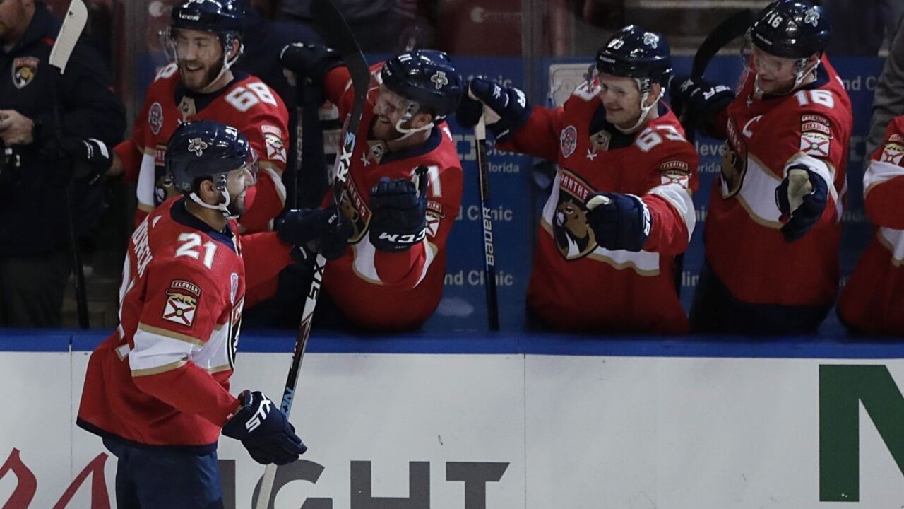 NHL: Kolvu dostihol Gáboríka, Quick dosiahol rekordný triumf