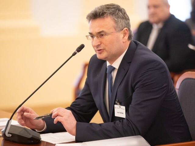 Záznam z vypočúvania kandidátov na ústavných sudcov
