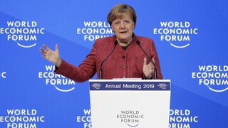 Merkelová v Davose obhajovala multilateralizmus a globalizáciu