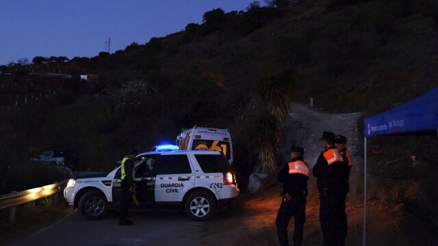 Chlapček je uviaznutý pod zemou už 11 dní. Chcú vykopať tunel