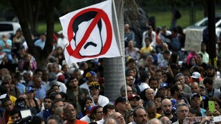 Maduro dostal ultimátum, má vyhlásiť nové voľby