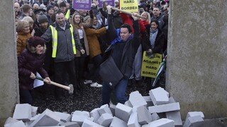 Mayovej plán B sa Írom nepáči, zmenu poistky odmietajú