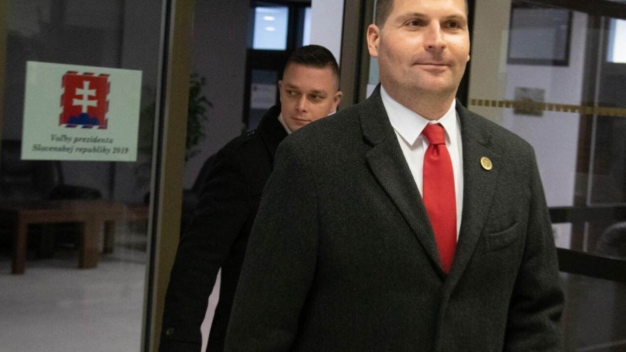 Máme na viac, povedal Švec po odovzdaní hárkov s podpismi