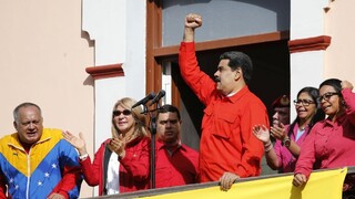 Ruky preč, odkázal Maduro USA. Sankcie považuje za zločin