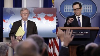 Chystajú USA vojenský zásah? Kamery odhalili záhadnú poznámku