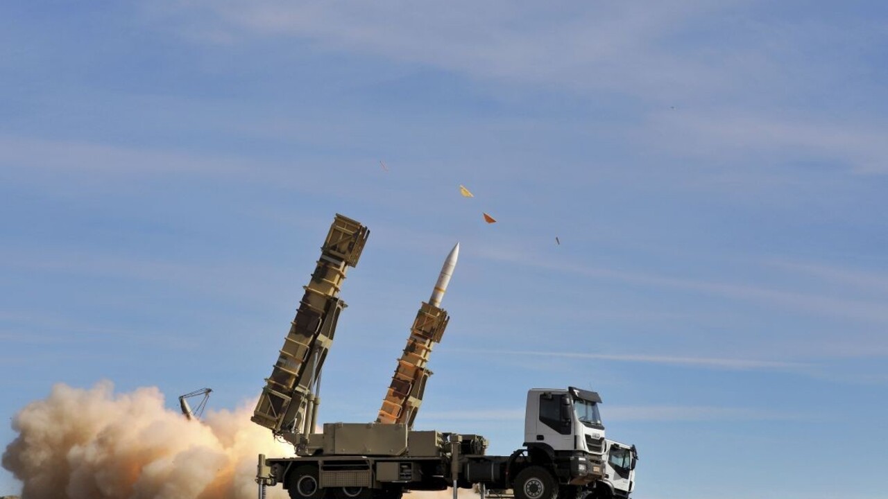 Irán bude ďalej vyvíjať rakety, hlási ich obranný účel