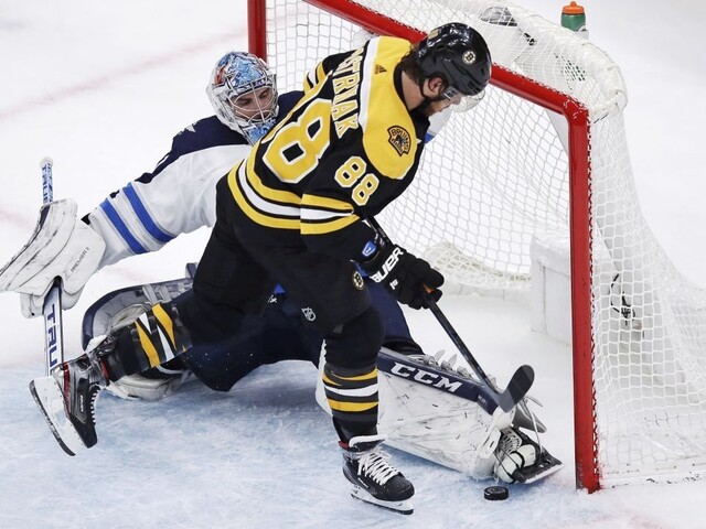 NHL: Boston nestačil na Winnipeg, Halák si pripísal štvrtú prehru