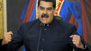 Maduro stále trvá na svojom, vydieranie veľmocami odmieta