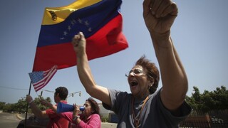 Vo Venezuele sa opäť protestovalo, davy žiadajú voľby