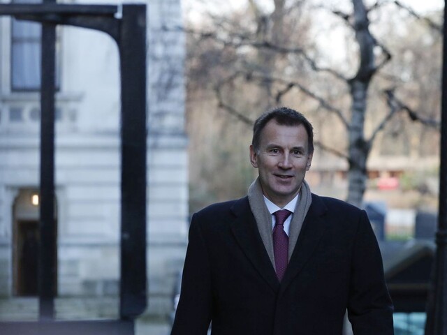 Premiérka Trussová odvolala britského ministra financií. Nahradí ho Jeremy Hunt