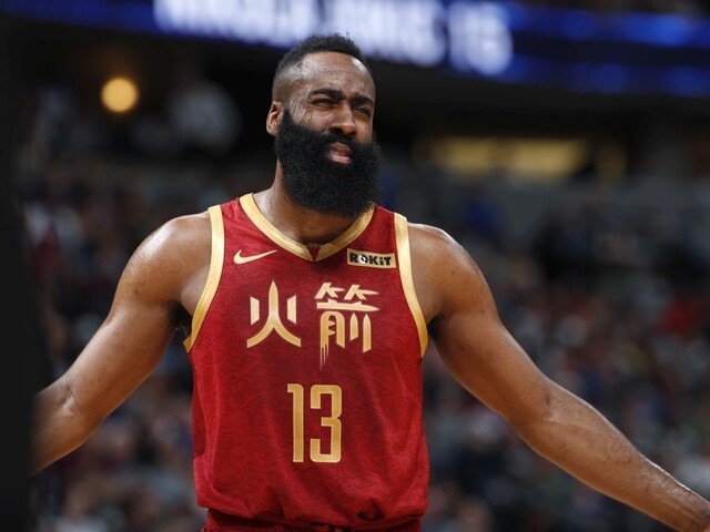 Basketbalistov Utahu zvalcoval James Harden, pripísal si 43 bodov