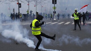Francúzsko čaká celonárodný štrajk, zvolali ho odborári