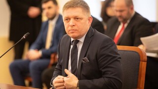 Ústavnoprávny výbor zasadol, opäť rozhoduje o kandidátovi Ficovi