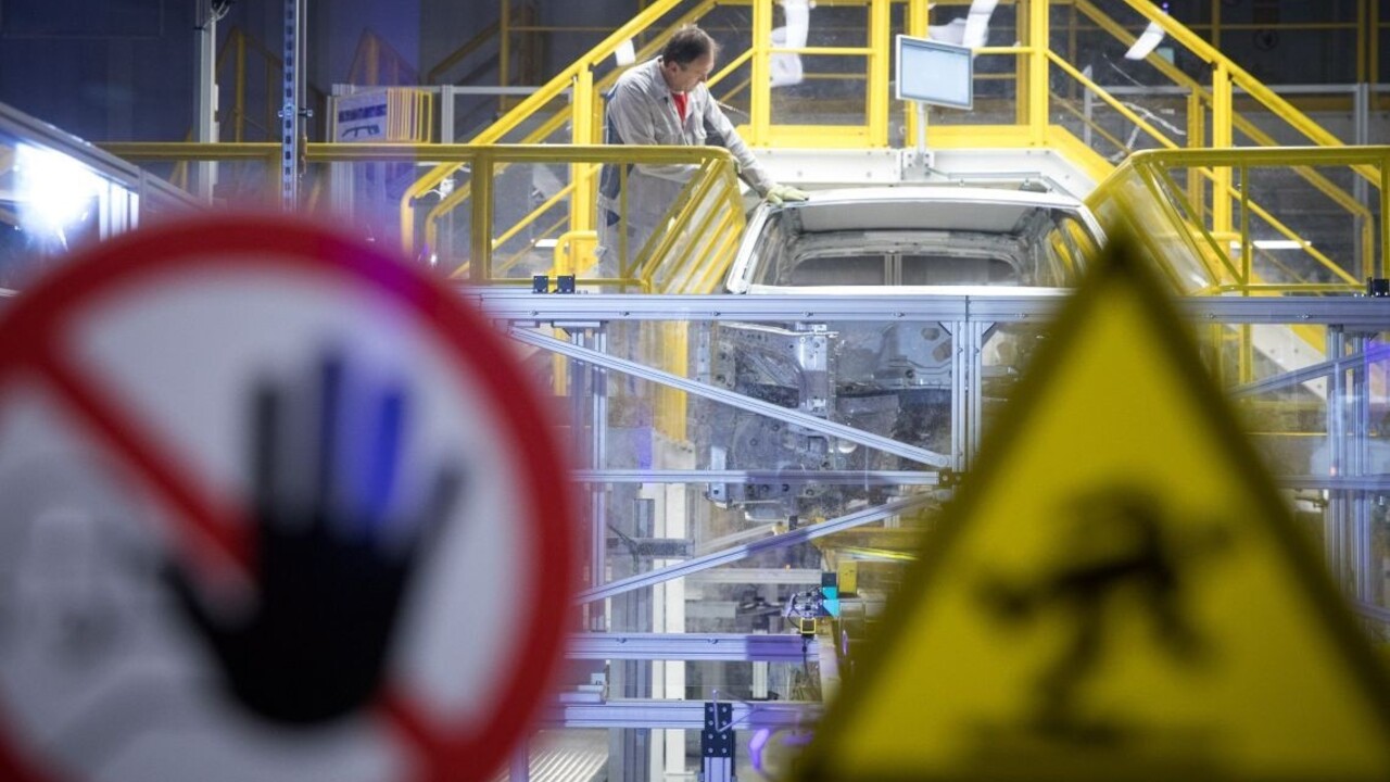 Naša najväčšia automobilka bude znižovať stavy, má ísť o 3000 ľudí