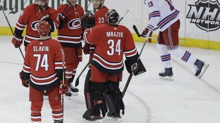 NHL: Hurikáni sa tešili z výhry, český brankár mal čisté konto