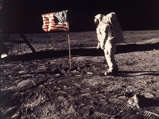 NASA chce ísť znova na Mesiac a tentoraz tam zostať dlhšie