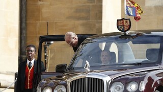 Princ Philip sa po autonehode rozhodol vzdať vodičského preukazu