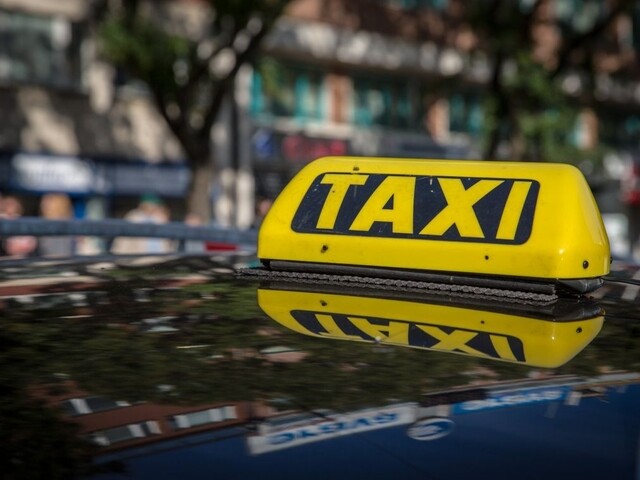 Nové pravidlá pre taxikárov, nemusia mať taxameter ani osvedčenie
