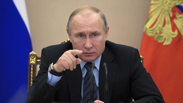 Putinov radca velebí jeho režim, v článku ho nazval putinizmom