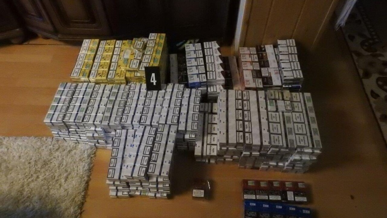 Colníci zaistili na východe takmer stotisíc pašovaných cigariet