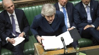 Dajte mi čas, žiada Mayová poslancov. S EÚ sa dohodla na rozhovoroch