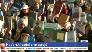 Vedci protestovali s knihami v rukách, nesúhlasia s plánmi Orbána