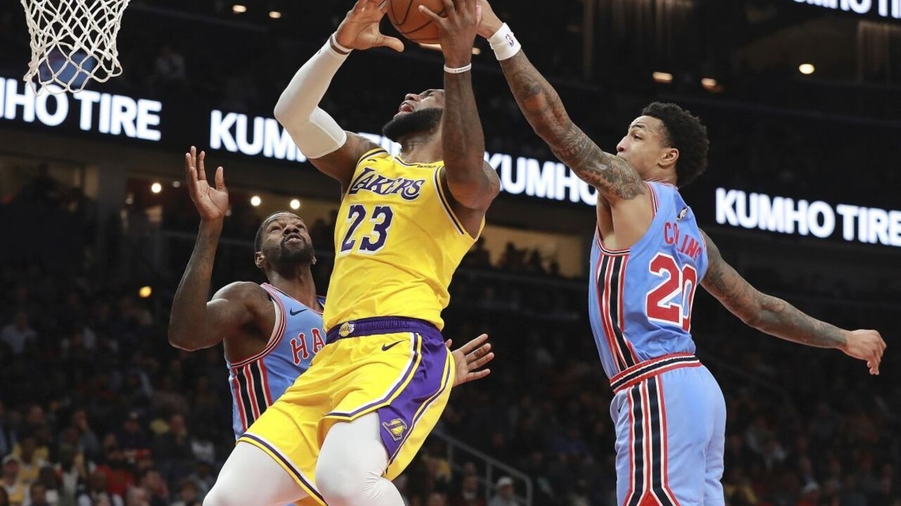 NBA: Lakers proti Atlante nepomohlo ani triple-double Jamesa