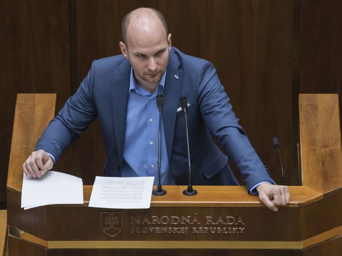 Grendel už nie je šéfom hnutia NOVA, má iné predstavy ako vedenie