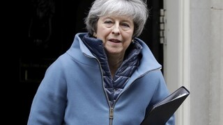 Britský denník predpokladá Mayovej koniec, rezignuje po brexite?
