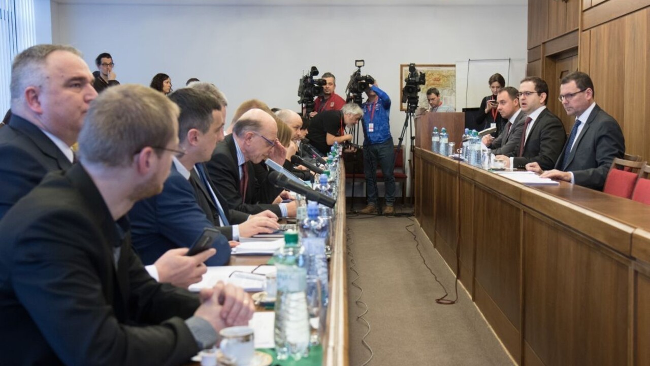 Bude nakoniec voľba kandidátov tajná? Prediskutuje to výbor