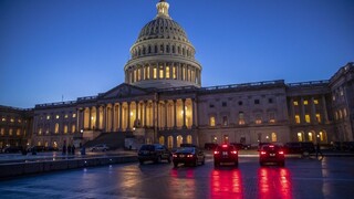Senát schválil zákon o shutdowne, Trump dostane na múr menej