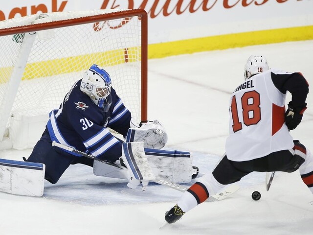 NHL: Jaroš prispel k triumfu Senators, Chára inkasoval trest