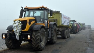 Farmári vyrazili s traktormi na protesty, mieria na Bratislavu