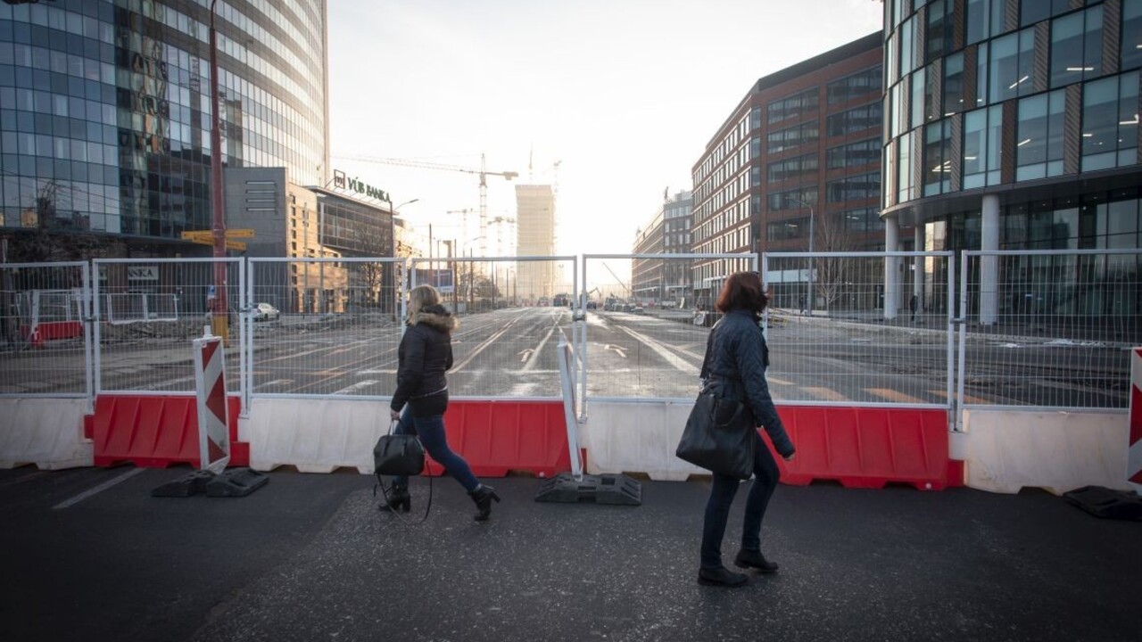 Fotogaléria: V Bratislave obmedzili premávku, takto to vyzeralo