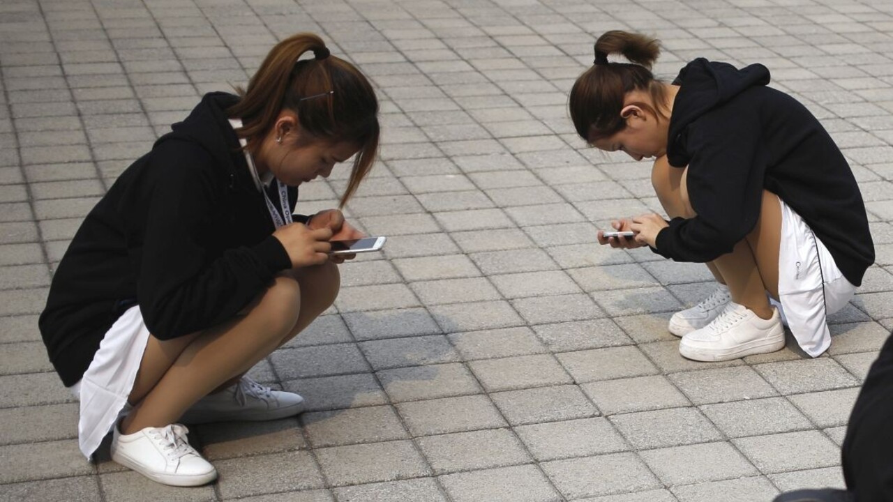 V Číne chcú zakázať domáce úlohy v mobiloch, nejde o podvody