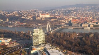 Druhý deň obmedzení v Bratislave: kolóny, nehody i online kamery
