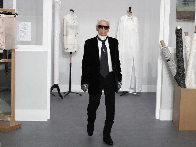 Zomrela ikona, svetoznámy módny návrhár Karl Lagerfeld