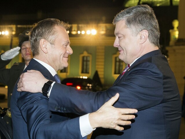 Porošenko podpísal zmeny v ústave. Ukrajina smeruje k EÚ